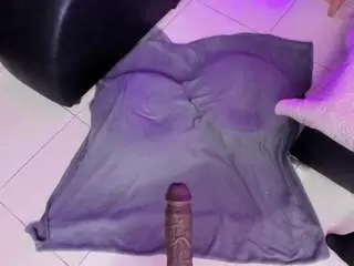 April-bowie  live sex cam