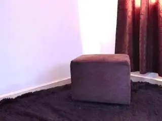 April-bowie  live sex cam