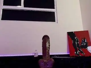 April-bowie  live sex cam