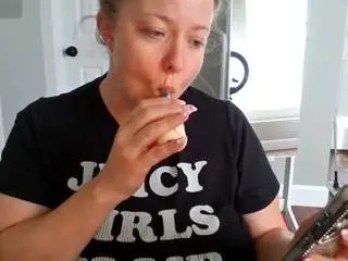 Julimonroe  live sex cam