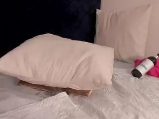 Khloecutee  live sex cam