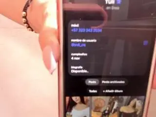 Khloecutee  live sex cam