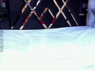 Sara-tompsonn  live sex cam