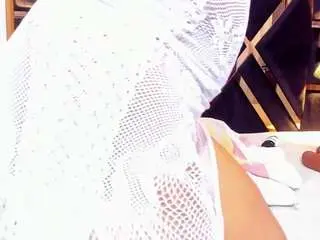 Sara-tompsonn  live sex cam