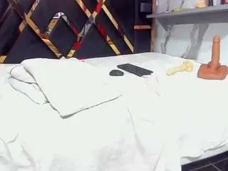 Sara-tompsonn  live sex cam