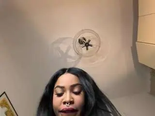 Hopefrench  live sex cam