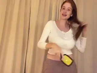 Mozellecarrigan  live sex cam