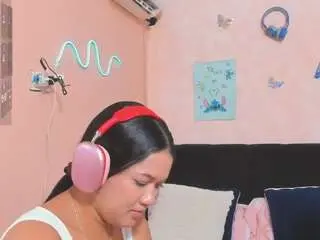 Sara-mia  live sex cam