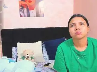 Sara-mia  live sex cam
