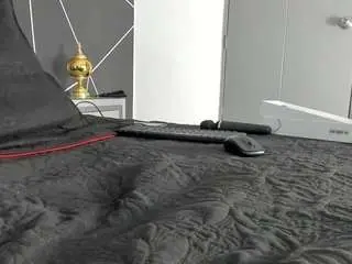 Sarenluxx  live sex cam