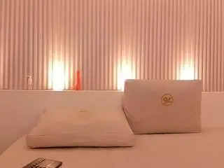 Emily-hailey  live sex cam