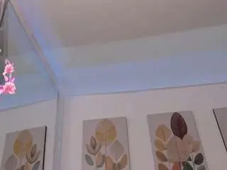 Lily-cooper  live sex cam