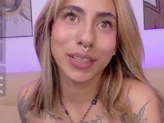 Lily-cooper  live sex cam