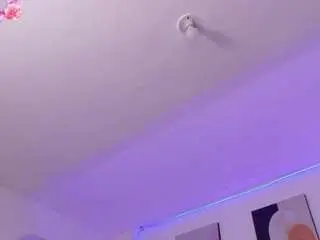 Lily-cooper  live sex cam