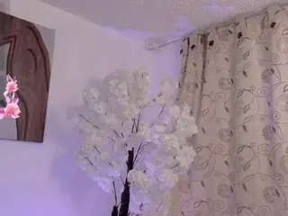 Lily-cooper  live sex cam
