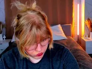 Luna-c0ra  live sex cam