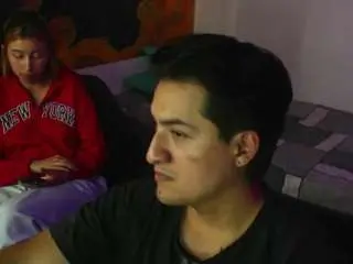 Roseandviktor  live sex cam