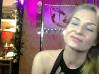 Soniawomen  live sex cam