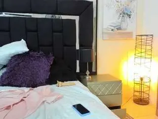 Tiiana-moon  live sex cam