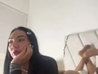 Goldenisabella  live sex cam