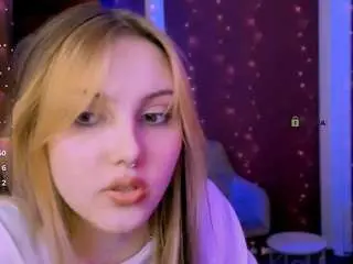 Luna-tin  live sex cam