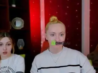 Luna-tin  live sex cam