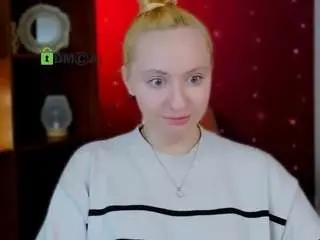 Luna-tin  live sex cam