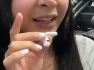 Orenishii  live sex cam