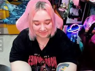 Softie-sofy  live sex cam