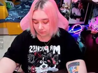 Softie-sofy  live sex cam