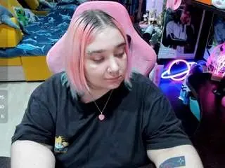 Softie-sofy  live sex cam