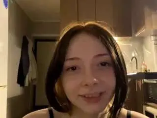 Rowenamasias  live sex cam
