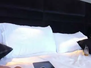 Miahills  live sex cam