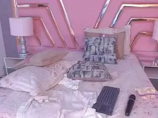 Maywestt  live sex cam