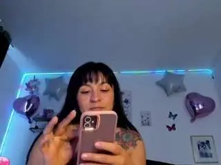 Soylauureen  live sex cam