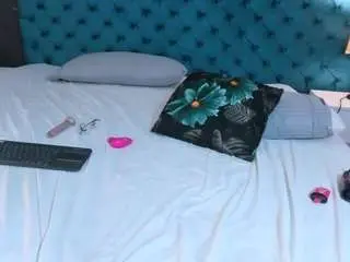 Lunnamoretti  live sex cam