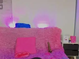 Nyra-queen  live sex cam