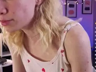 Sue-holland  live sex cam