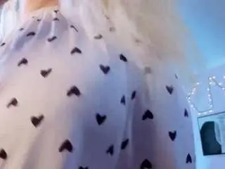 Sue-holland  live sex cam