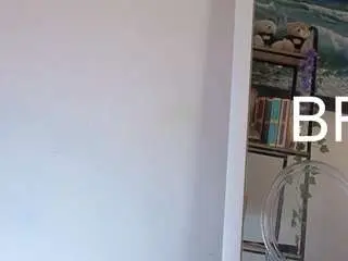 Sue-holland  live sex cam