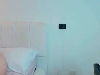 Zoeolsen  live sex cam
