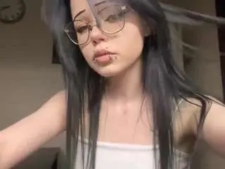 Ladonnadubyk  live sex cam
