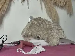 Roxxana-queen  live sex cam