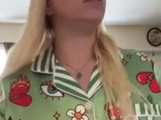 Winniewhimsical  live sex cam