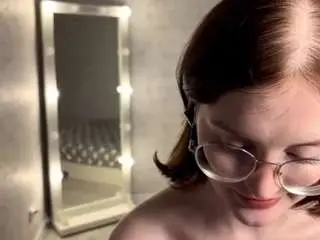 Audreyviau  live sex cam