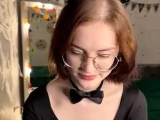 Audreyviau  live sex cam