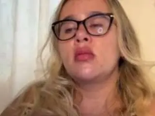 Giant-boobs  live sex cam