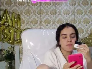Jessb18  live sex cam