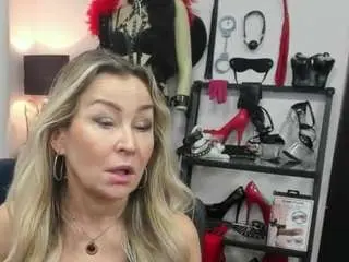 Luxcrystal  live sex cam