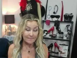 Luxcrystal  live sex cam